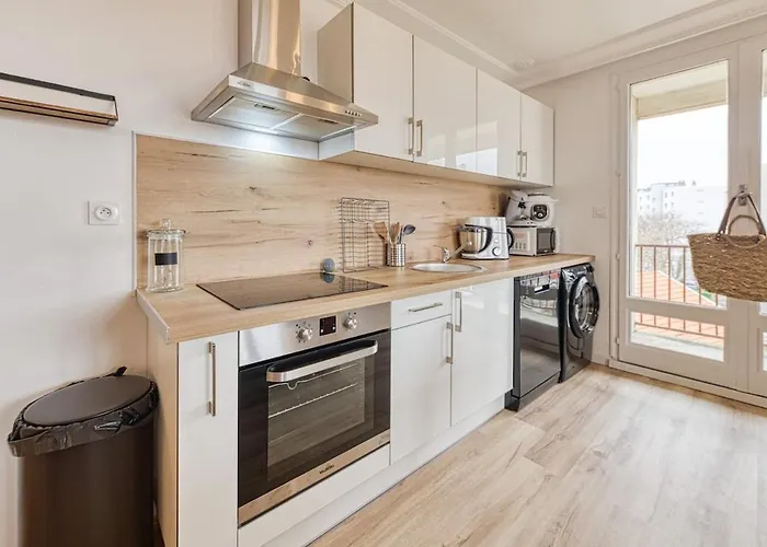 Appartement Magnificent Apartment, 4 Bedrooms, Fiber Wifi