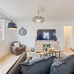 Magnificent Apartment, 4 Bedrooms, Fiber Wifi Apartament