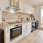 Apartament Magnificent Apartment, 4 Bedrooms, Fiber Wifi