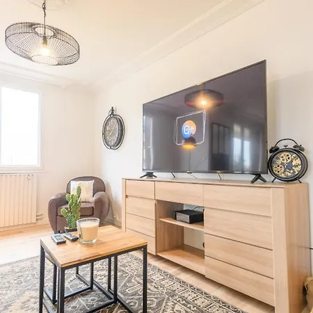 アパート Magnificent Apartment, 4 Bedrooms, Fiber Wifi グルノーブル