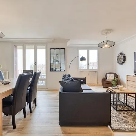 Magnificent Apartment, 4 Bedrooms, Fiber Wifi *