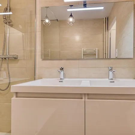 Magnificent Apartment, 4 Bedrooms, Fiber Wifi * Grenoble