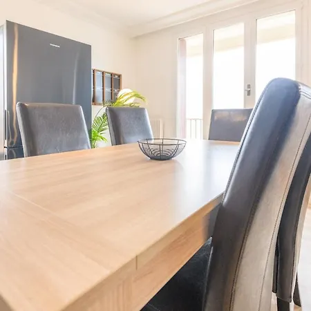 Magnificent Apartment, 4 Bedrooms, Fiber Wifi グルノーブル