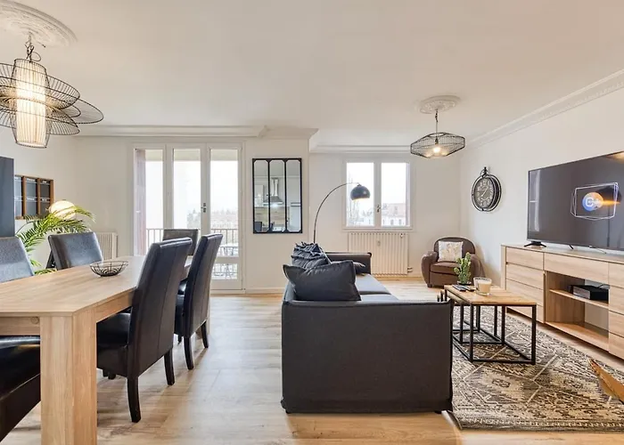 Magnificent Apartment, 4 Bedrooms, Fiber Wifi *