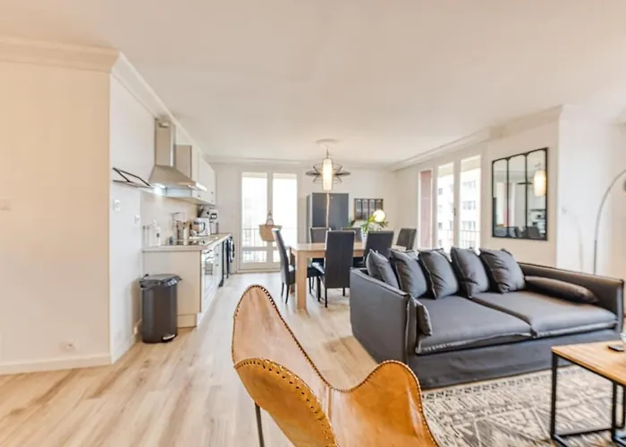 Magnificent Apartment, 4 Bedrooms, Fiber Wifi