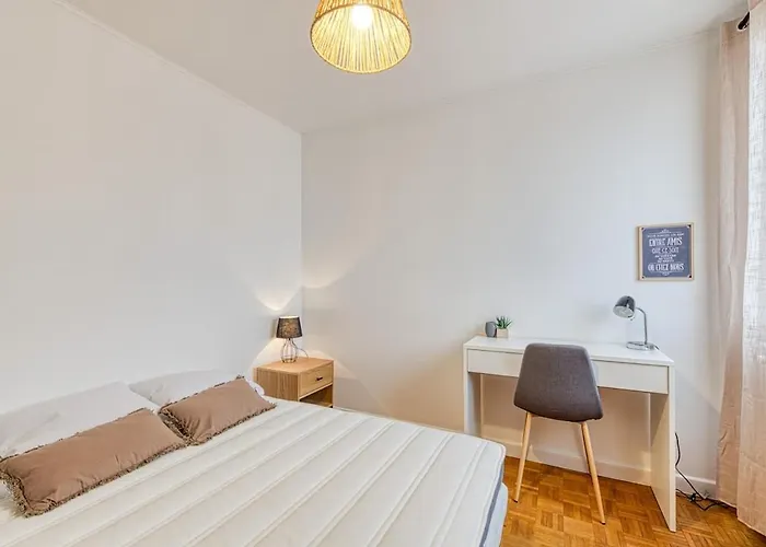 Magnificent Apartment, 4 Bedrooms, Fiber Wifi דירה *