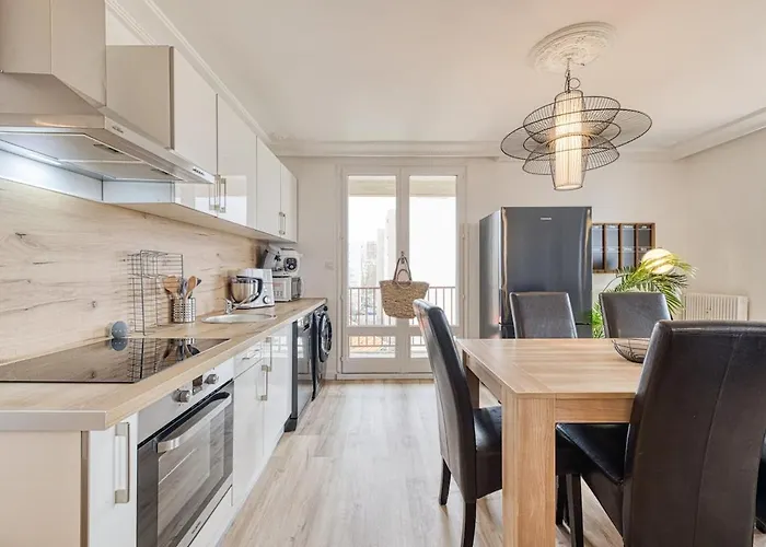 Magnificent Apartment, 4 Bedrooms, Fiber Wifi דירה