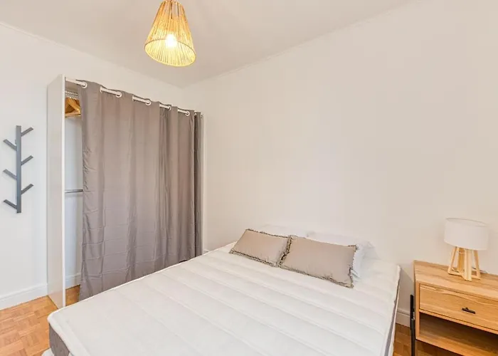 Magnificent Apartment, 4 Bedrooms, Fiber Wifi דירה *