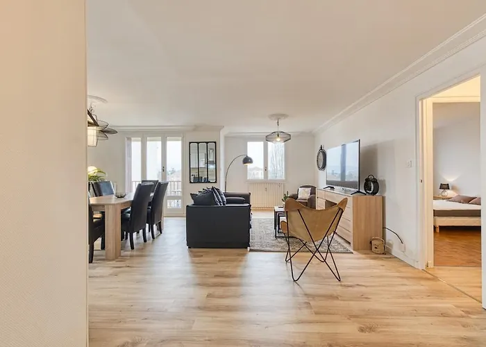 Magnificent Apartment, 4 Bedrooms, Fiber Wifi *