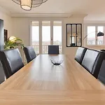 Daire Magnificent Apartment, 4 Bedrooms, Fiber Wifi Grenoble