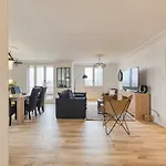 Magnificent Apartment, 4 Bedrooms, Fiber Wifi *