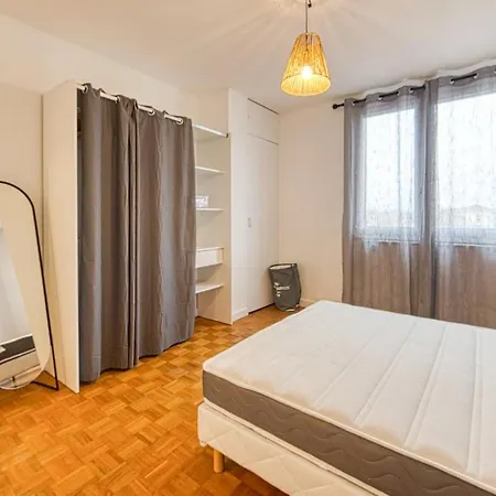 Magnificent Apartment, 4 Bedrooms, Fiber Wifi غرونوبل