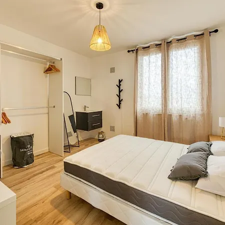 Magnificent Apartment, 4 Bedrooms, Fiber Wifi *