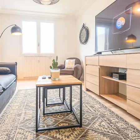 Magnificent Apartment, 4 Bedrooms, Fiber Wifi *