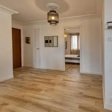 Magnificent Apartment, 4 Bedrooms, Fiber Wifi غرونوبل