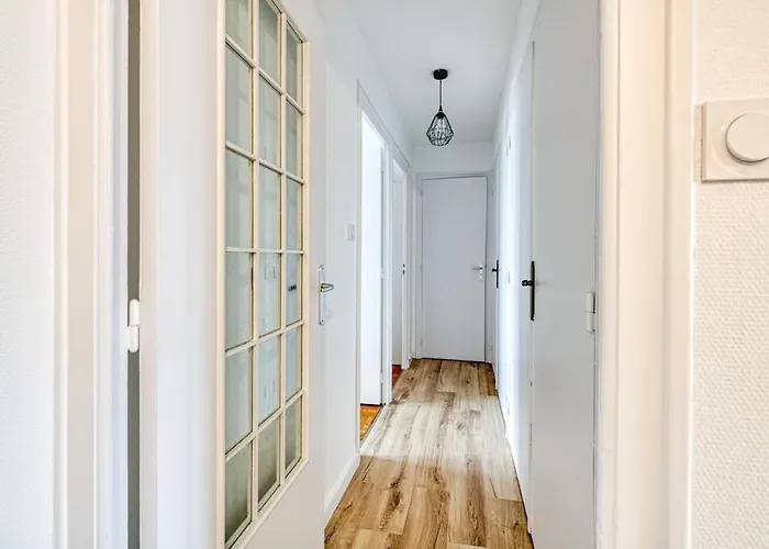 Magnificent Apartment, 4 Bedrooms, Fiber Wifi Apartman *