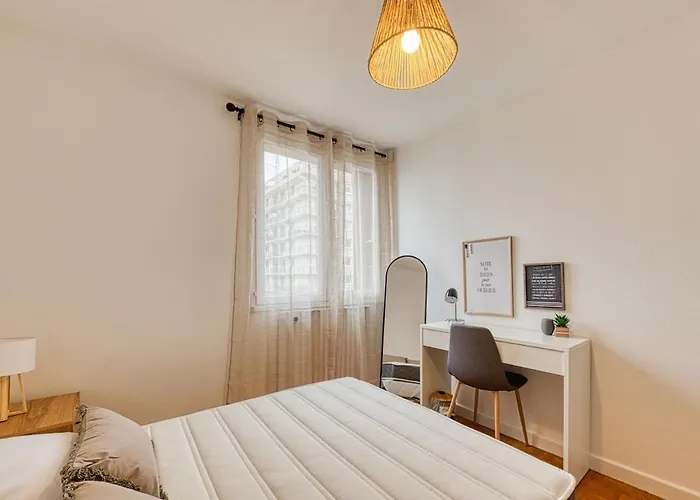 Magnificent Apartment, 4 Bedrooms, Fiber Wifi *