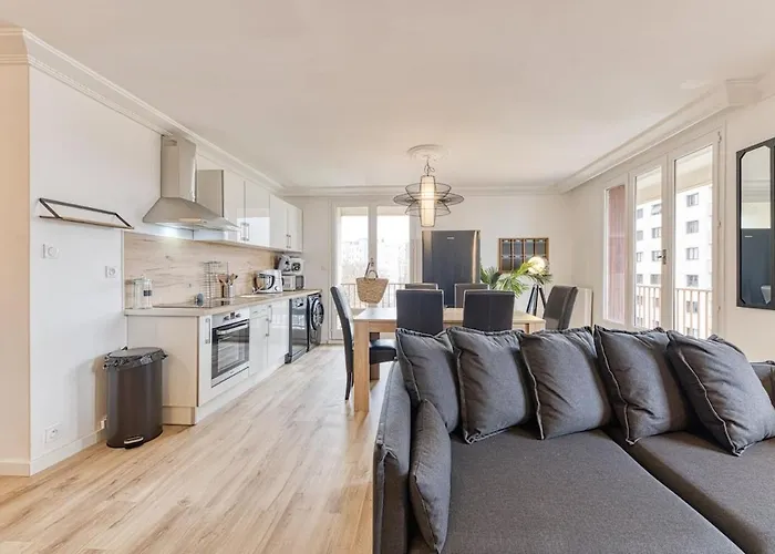 Magnificent Apartment, 4 Bedrooms, Fiber Wifi