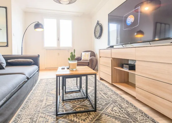 Magnificent Apartment, 4 Bedrooms, Fiber Wifi *