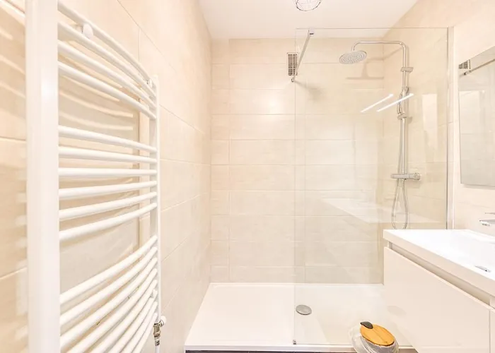 Magnificent Apartment, 4 Bedrooms, Fiber Wifi Apartman